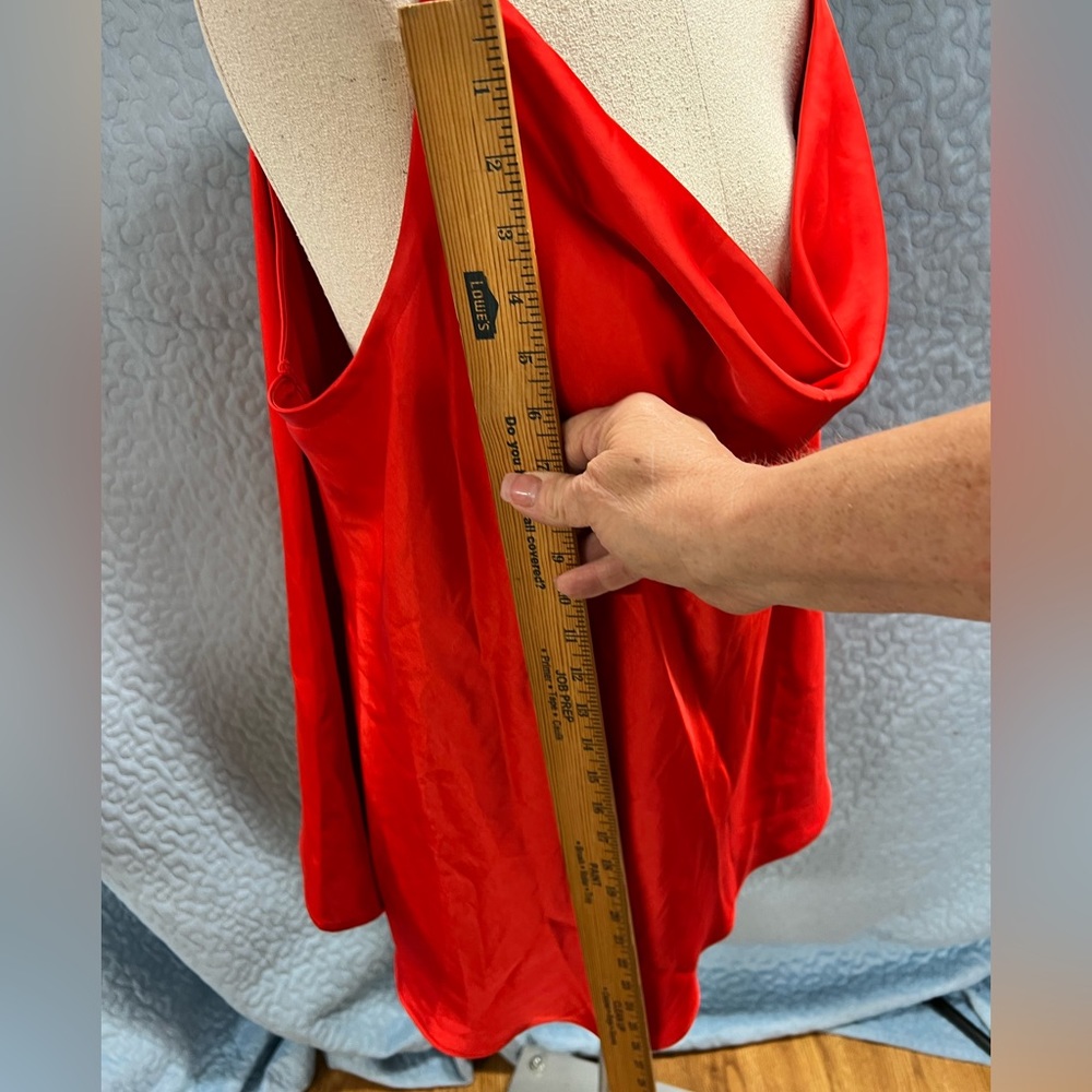 Red blouse - Picture 6 of 9